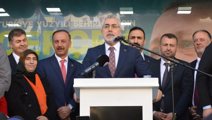 Bakan Işıkhan: Halkın rızkını teröre peşkeş çeken zihniyetlerden büyük projeler beklenemez