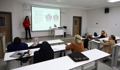 Muş’ta azimleriyle 60 yaşında üniversiteli oldular