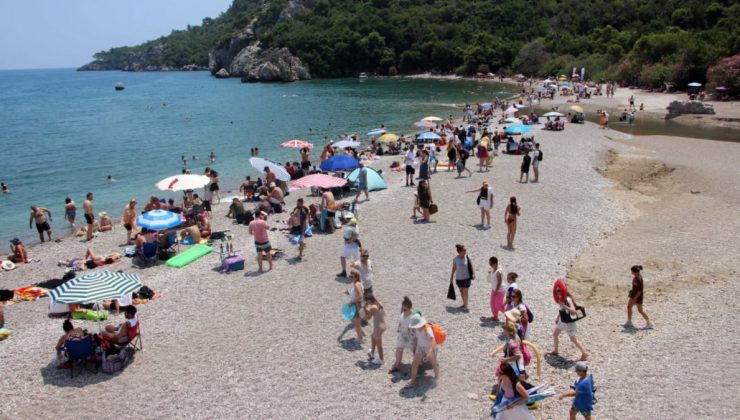 Bayramda ekonomiye 100 milyar TL’lik turizm katkısı