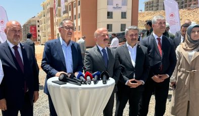 Mehmet Özhaseki: Kalıcı deprem konutlarının tamamını 2025 sonuna kadar teslim edeceğiz