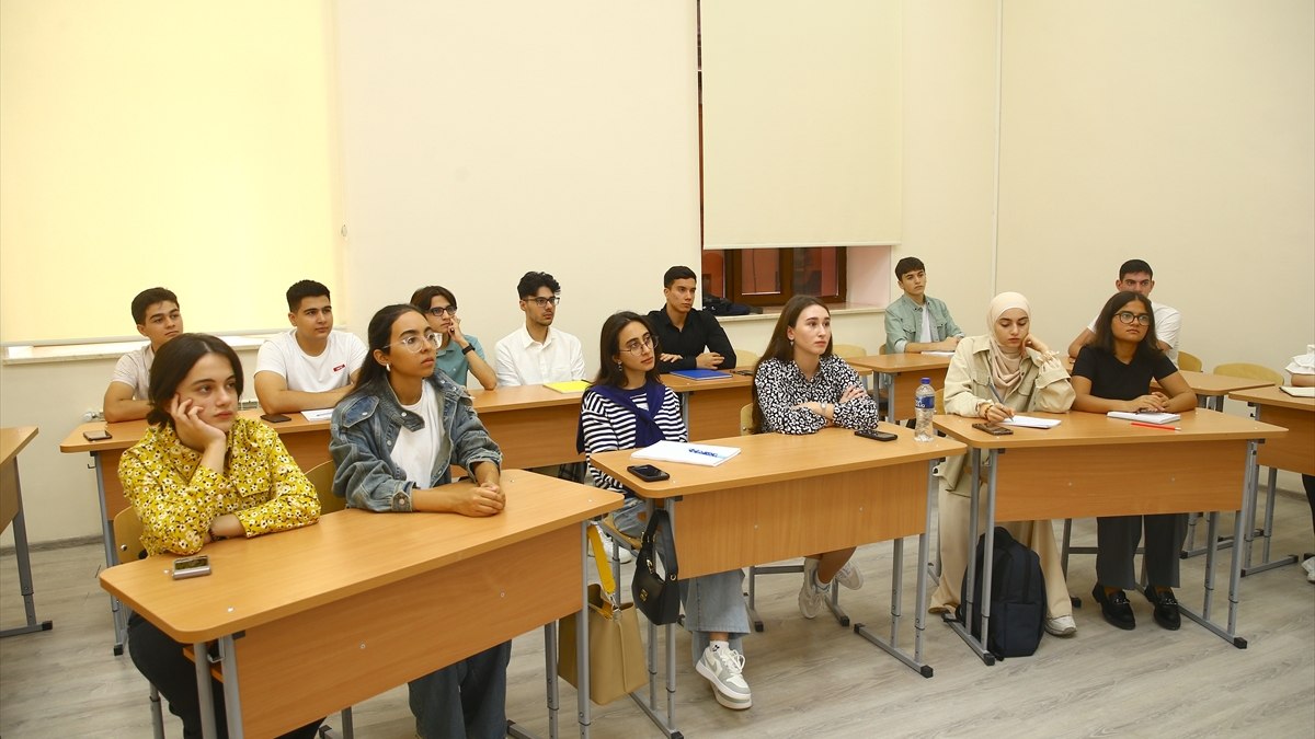 Türkiye-Azerbaycan Üniversitesi ilk öğrencilerini ağırladı