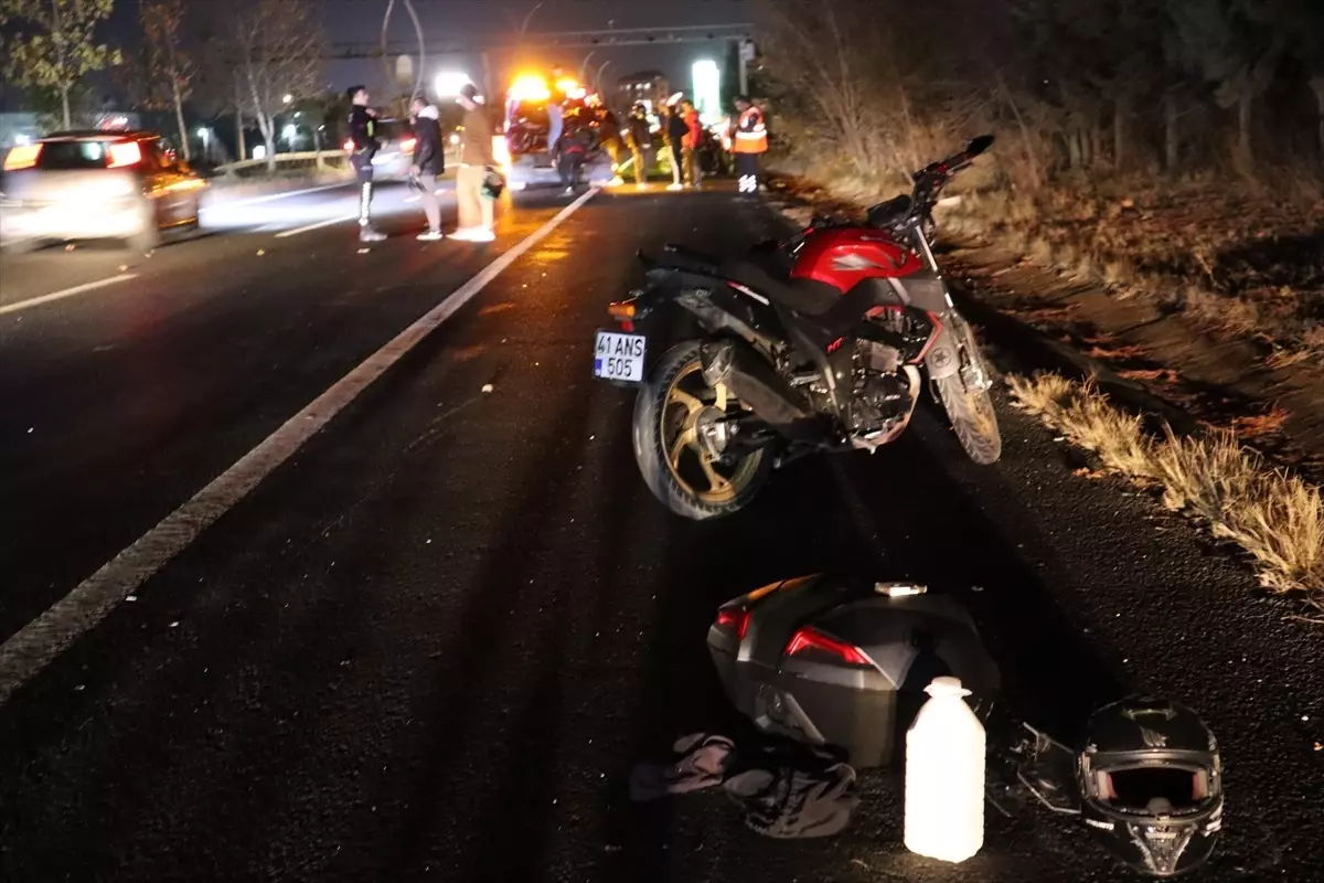 Kapaklı’da Devrilen Direk 3 Motosiklet Sürücüsünü Yaraladı