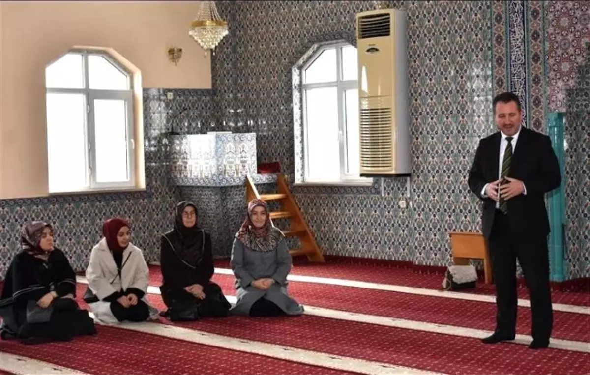 Bilecik İl Müftüsü Ahmet Dilek, Gençlerle Cami-Genç Buluşması Düzenledi