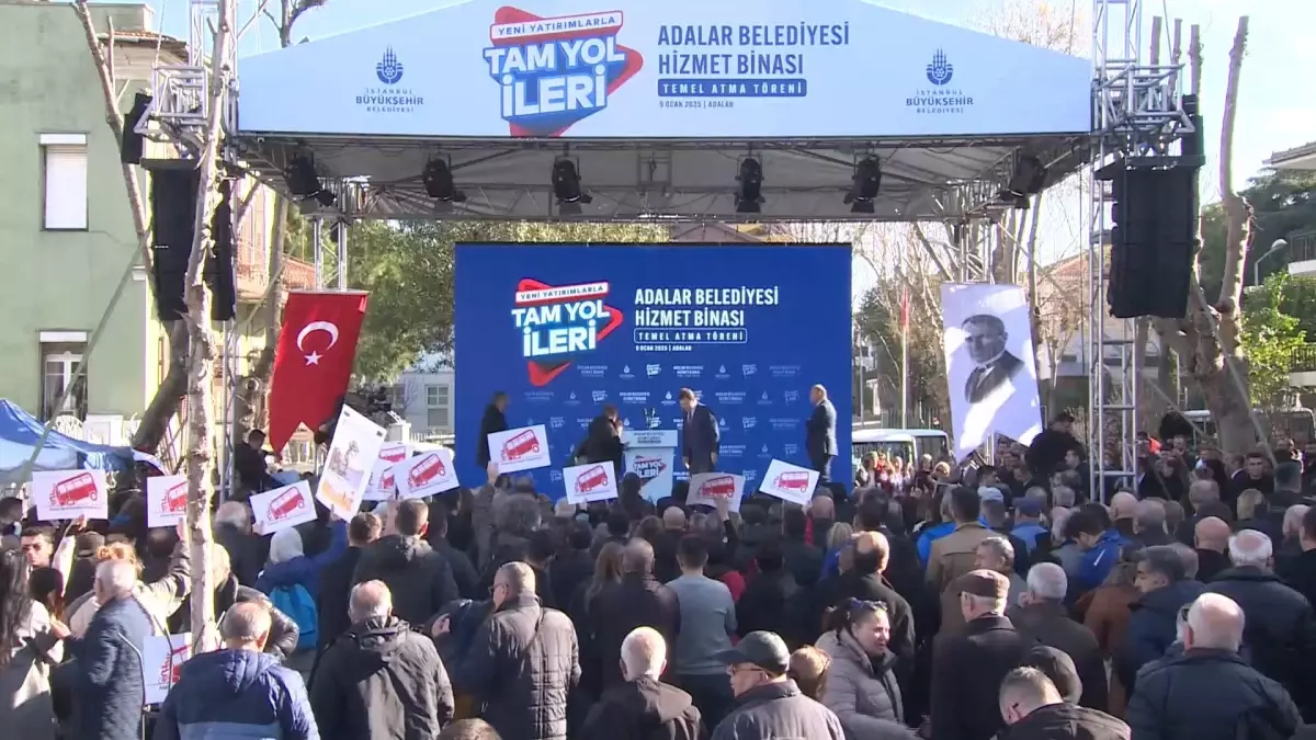 İBB Başkanı İmamoğlu, Büyükada’da Temel Atma Töreni’nde Protesto Edildi