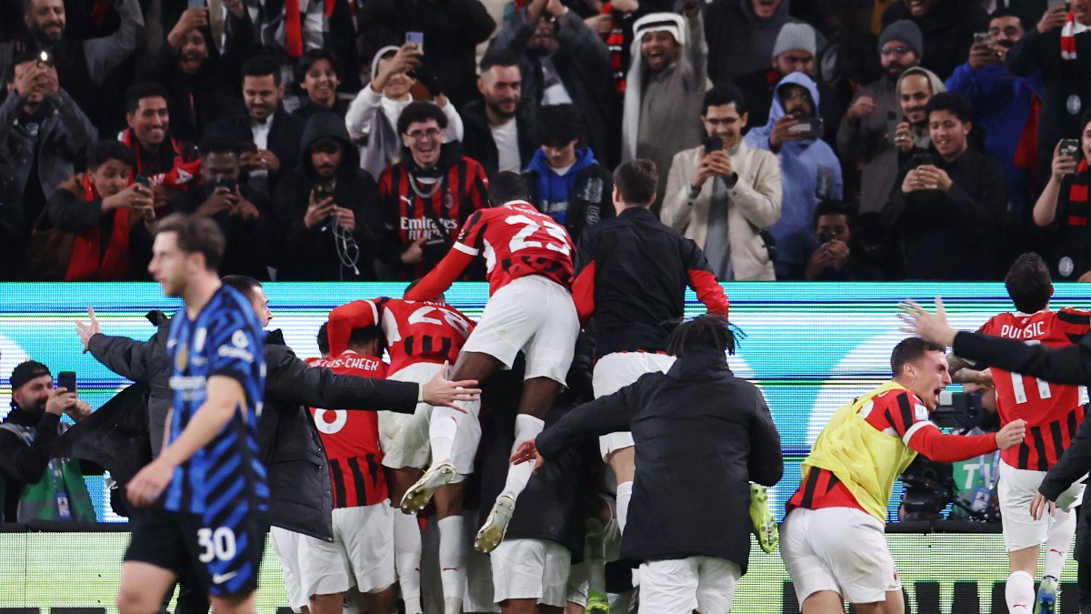 Inter karşısında tarihi geri dönüşe imza atan Milan kupanın sahibi oldu